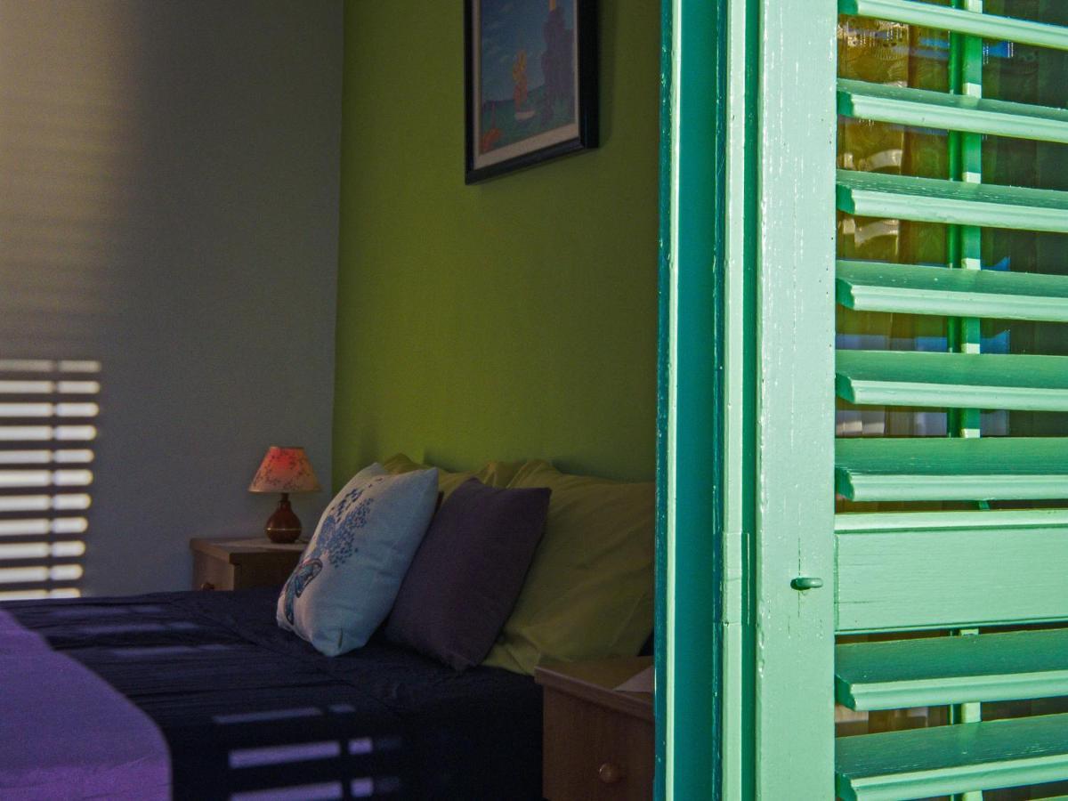 Apartment Art House
